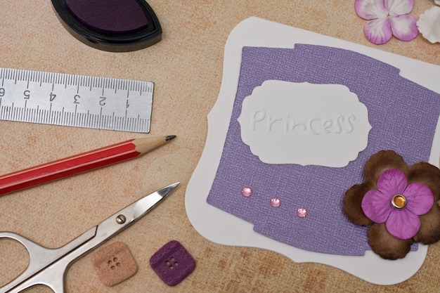 zestaw haftu w pudełku